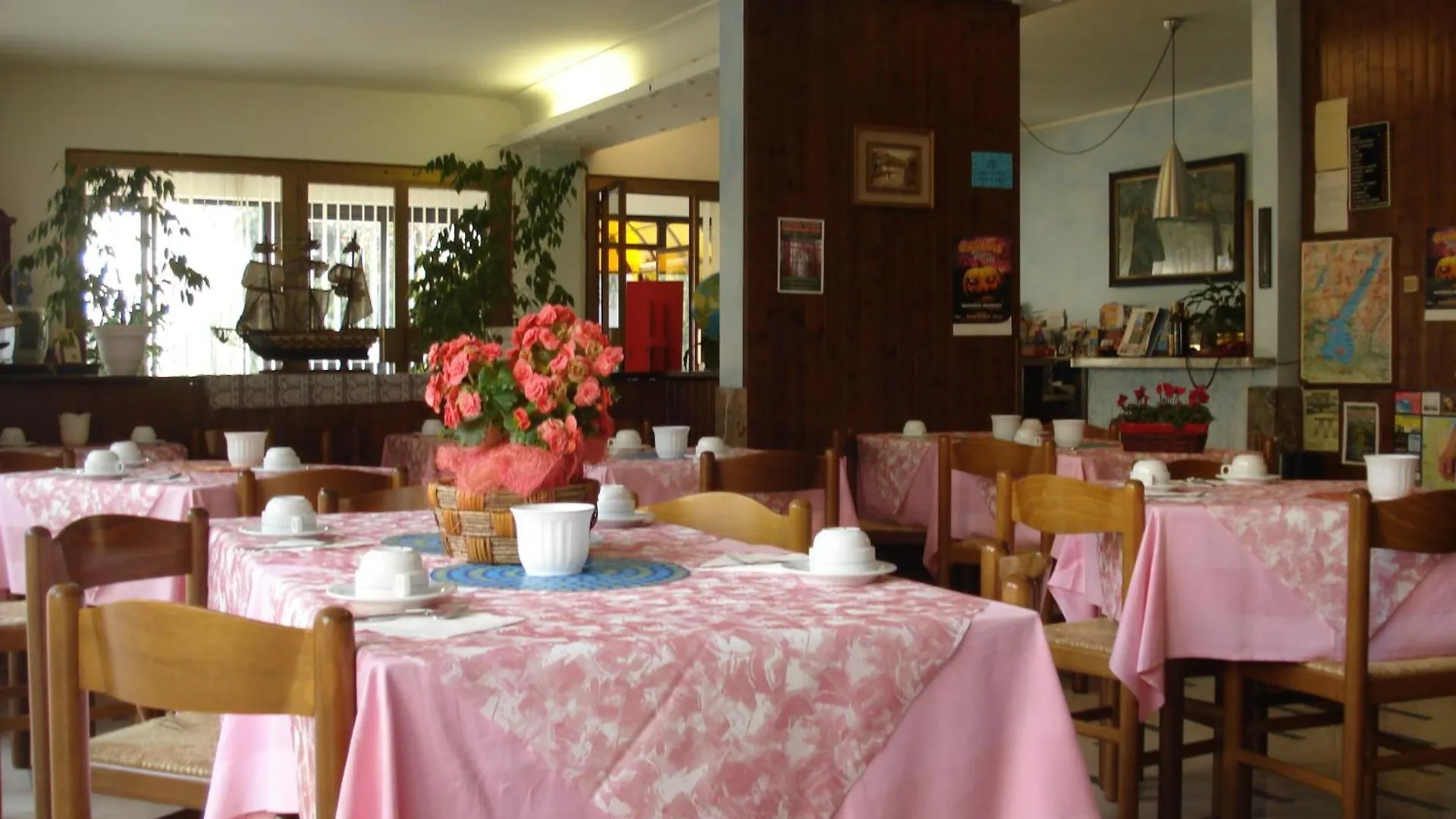 Hotel Primavera Дезенцано-дель-Гарда