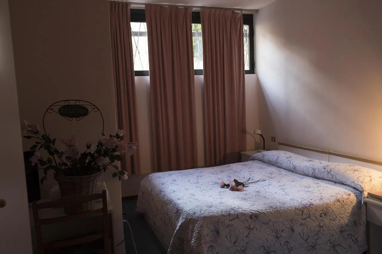 **  Hotel Primavera Дезенцано-дель-Гарда Италия