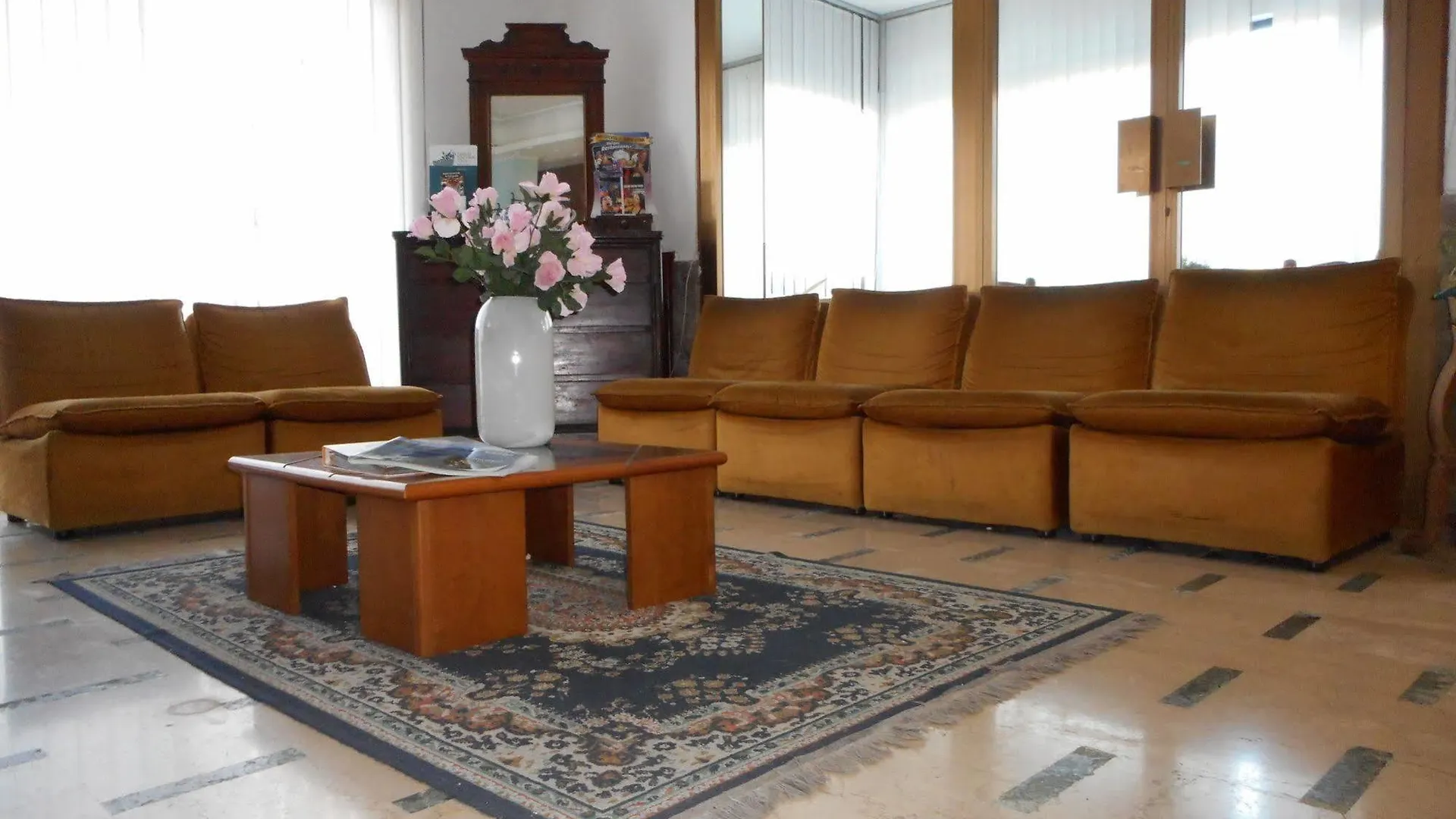 Hotel Primavera Дезенцано-дель-Гарда
